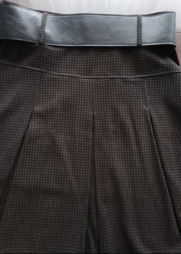 Kısa pileli mevsimlik etek - Görsel 3