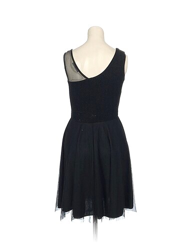 s Beden PreLoved Kısa Elbise %70 İndirimli.