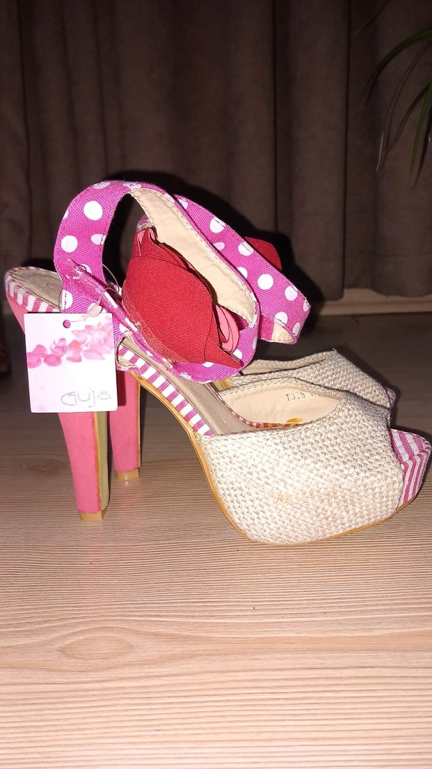 Çiçek Detaylı Topuklu Ayakkabı - Görsel 2