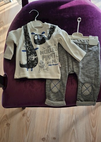 Erkek Çocuk Gri Kapüşonlu Düğmeli Yelekli 3'lü Takım - Görsel 2