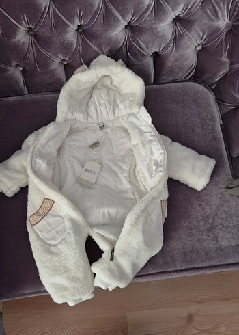 Kapüşonlu Beyaz Kürklü Bebek Tulumu - Görsel 3