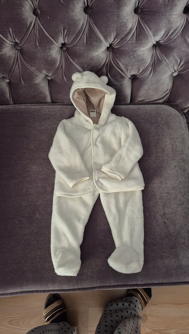 Kız Çocuk Beyaz Kapüşonlu Kürklü Ceket - Görsel 3