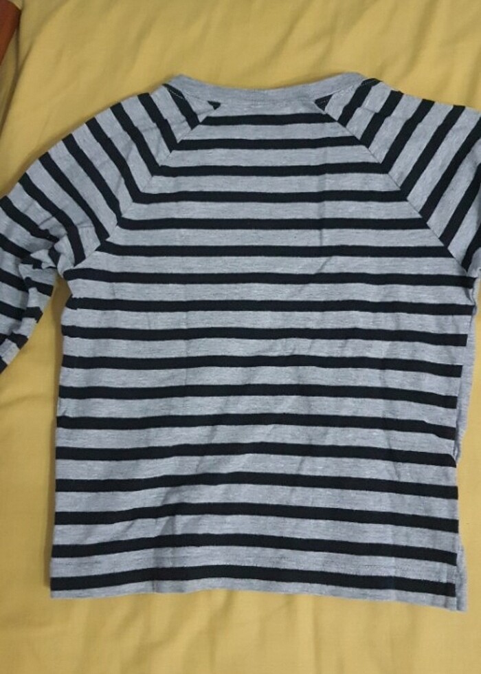 Uzun kolli orjinal Benetton tshirt - Görsel 2