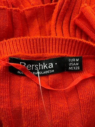 m Beden Bershka Kazak / Triko %70 İndirimli.