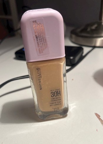 Maybelline 30H Uzun Süre Mat Fondöten 118
