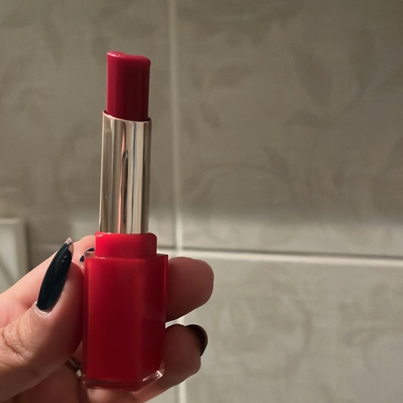 Fenty Beauty Gloss Bomb Ruj - Görsel 3