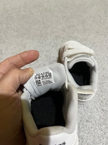 23 Beden Adidas spor ayakkabı