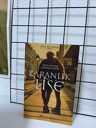 KARANLIK LİSE