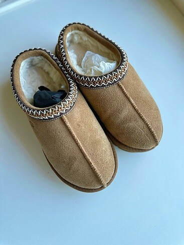 38 Beden Ugg Tasman