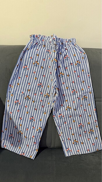 Çiçekli çocuk zara pantalon