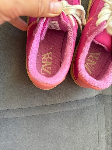 25 Beden pembe Renk Zara Spor Ayakkabı