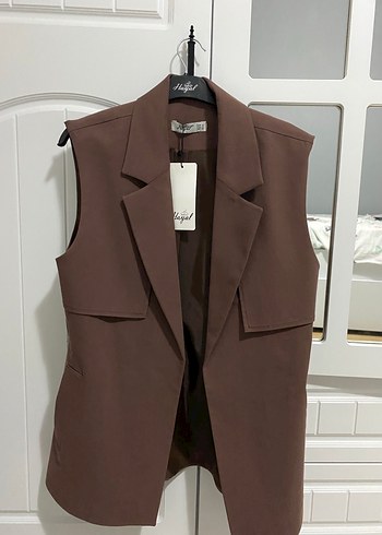 Kahverengi Kemerli Kolsuz Blazer