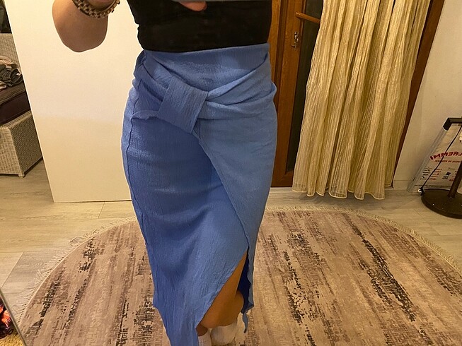 Ambar yırtmaçlı midi etek