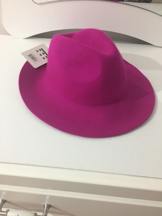 Pembe şapka