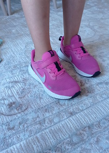 31 Beden Nike Pembe Kız Çocuk Spor Ayakkabı
