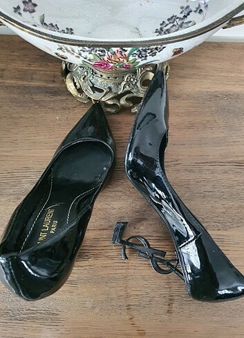 39 Beden Yves saint laurent siyah rugan ayakkabı