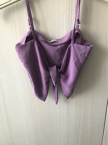 Bershka Önden bağlamalı üst