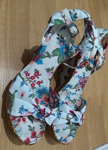 39 Beden Dolgu topuk yazlık ayakkabı 
