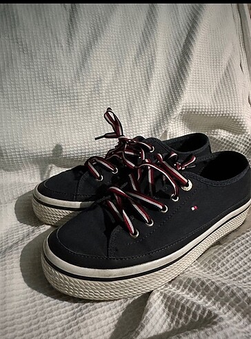 Tommy Hilfiger ayakkabı