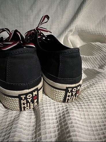 39 Beden Tommy Hilfiger ayakkabı