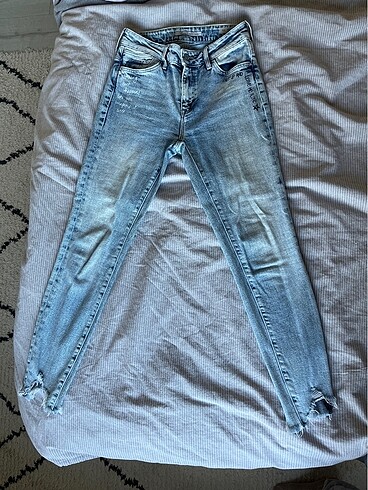 26 Beden Mavi Skinny Jeans Yırtık Model