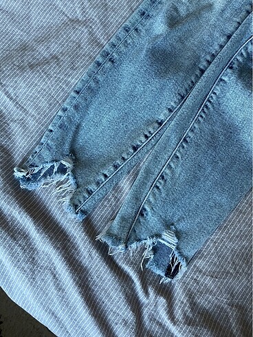 26 Beden mavi Renk Mavi Skinny Jeans Yırtık Model