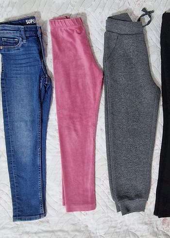 10 adet pantolon. Hepsi 4 - 5 yaş.