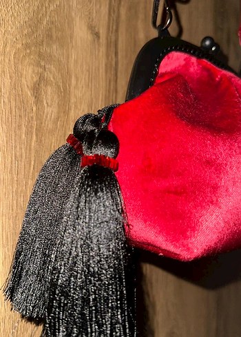 El yapımı özel tasarım kırmızı çanta. - Görsel 4