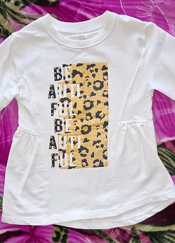 Beyaz Breeze kazak. Temiz. 5 yaş. - Ana görsel