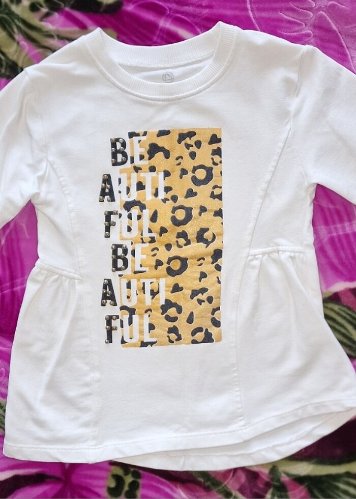 Beyaz Breeze kazak. Temiz. 5 yaş. - Görsel 1