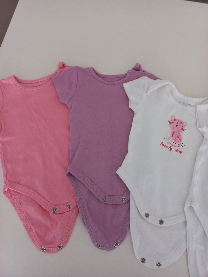 Kız Bebek Düğmeli Kolsuz Çıtçıtlı Body 5 tane - Görsel 3