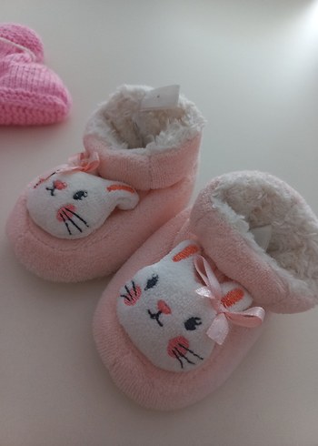 Kız Çocukları İçin Renkli Nakışlı Pembe Sıcak Terlikler - Görsel 2