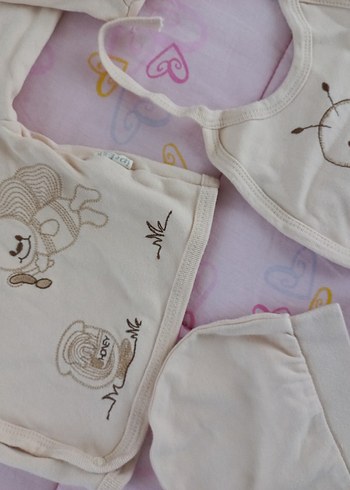 Nakışlı Beyaz Dantelli Bebek Kız Takımı - Görsel 2