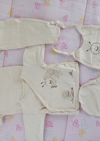 Nakışlı Beyaz Dantelli Bebek Kız Takımı - Görsel 3