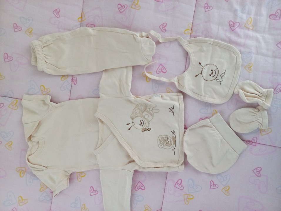 Nakışlı Beyaz Dantelli Bebek Kız Takımı - Görsel 3