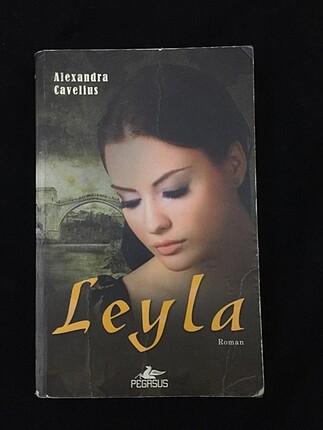 Leyla / Alexandra CAVELLINS