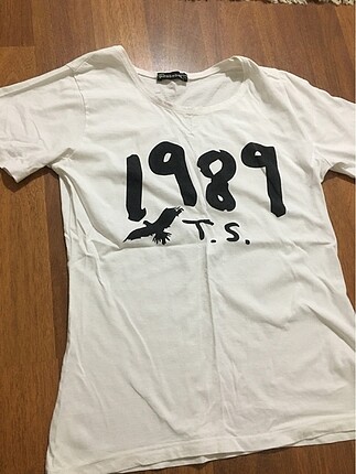 taylor swift t-shirt
