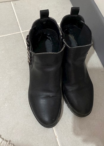 Deichmann Siyah Deri Tokalı Kadın Bot