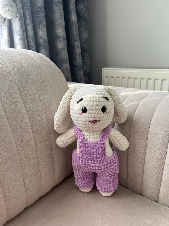 Lila elbiseli Örgü Tavşan Peluş Oyuncak - Görsel 2