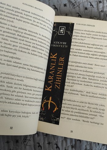  Beden Renk Karanlık Zihinler Kitap 1