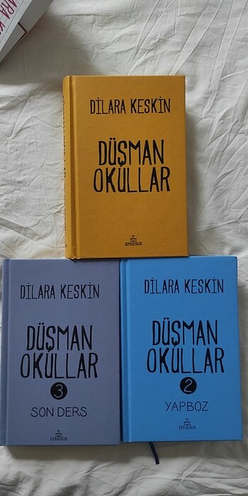 Beden Renk Düşman Okullar Serisi 1-2-3 Ciltli Dilara Keskin