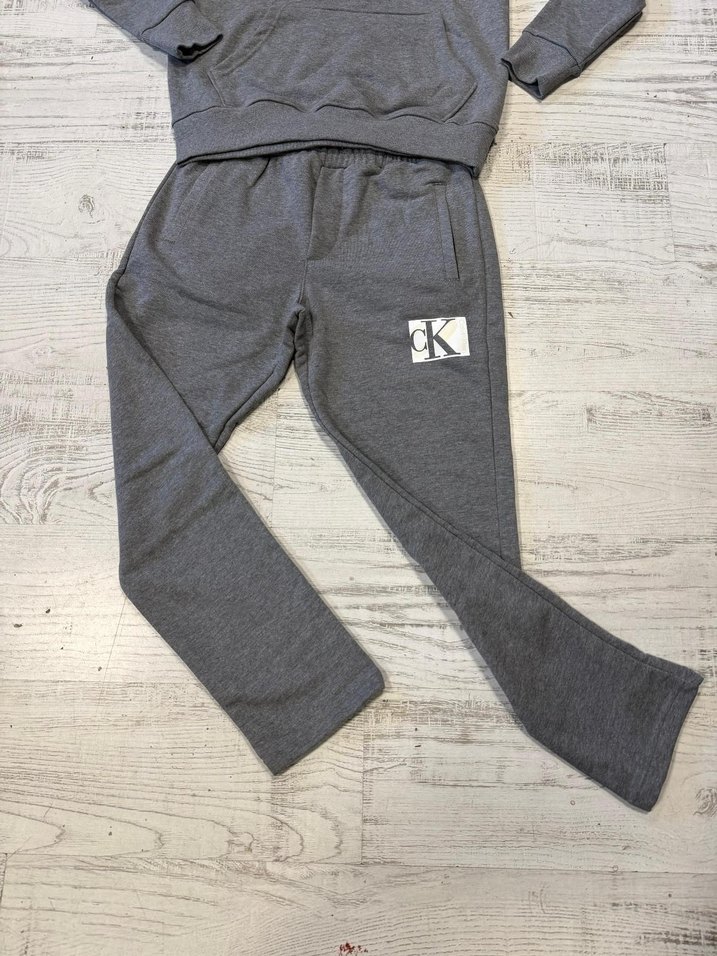 Erkek Gri Kapüşonlu Eşofman Takımı - Görsel 4