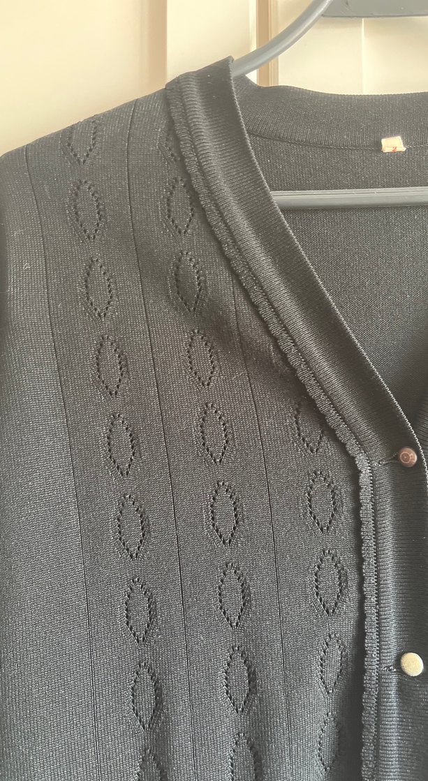 Düğmeli Siyah V Yaka Kadın ince merserize Hırka - Görsel 2