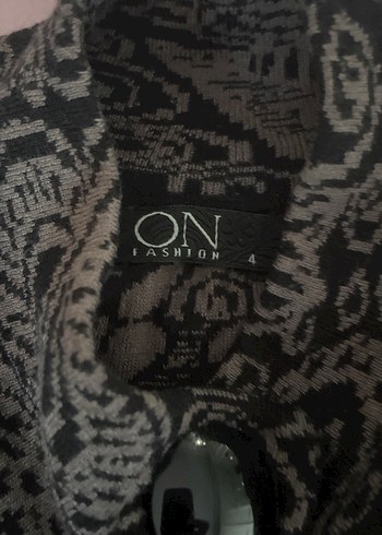 Desenli siyah ve Kahverengi Düğmeli büyük beden Hırka - Görsel 3