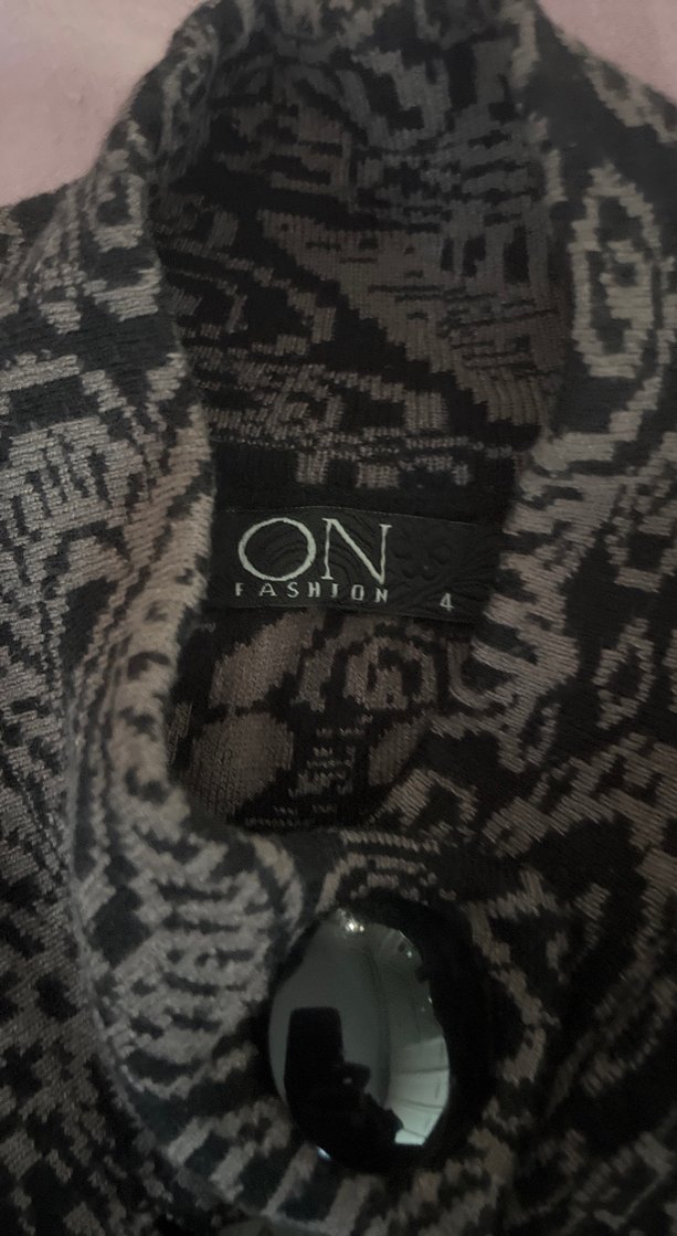 Desenli siyah ve Kahverengi Düğmeli büyük beden Hırka - Görsel 3