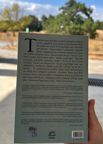 Beden Cehenneme Övgü - Gündüz Vassaf