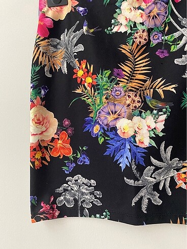 Stradivarius Çiçek desenli etek