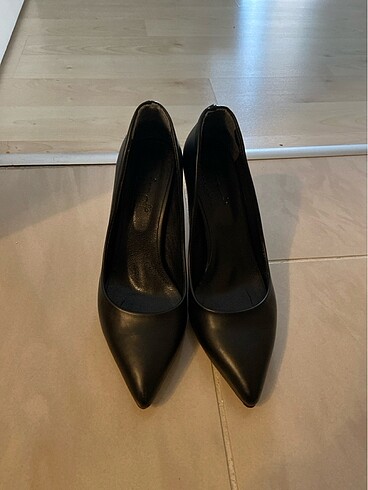 Kadın stiletto ayakkabı