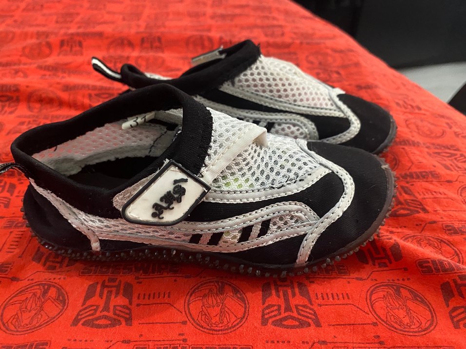 Beyaz Erkek Çocuk Kaydırmaz Bot - Görsel 3