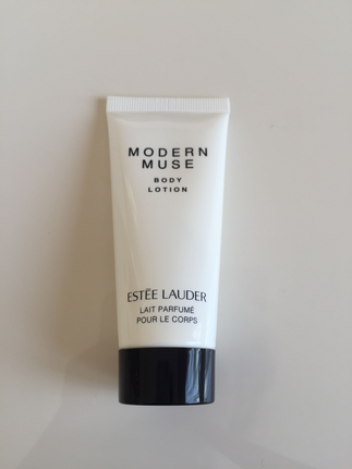 Estee lauder modern muse body lotion 
